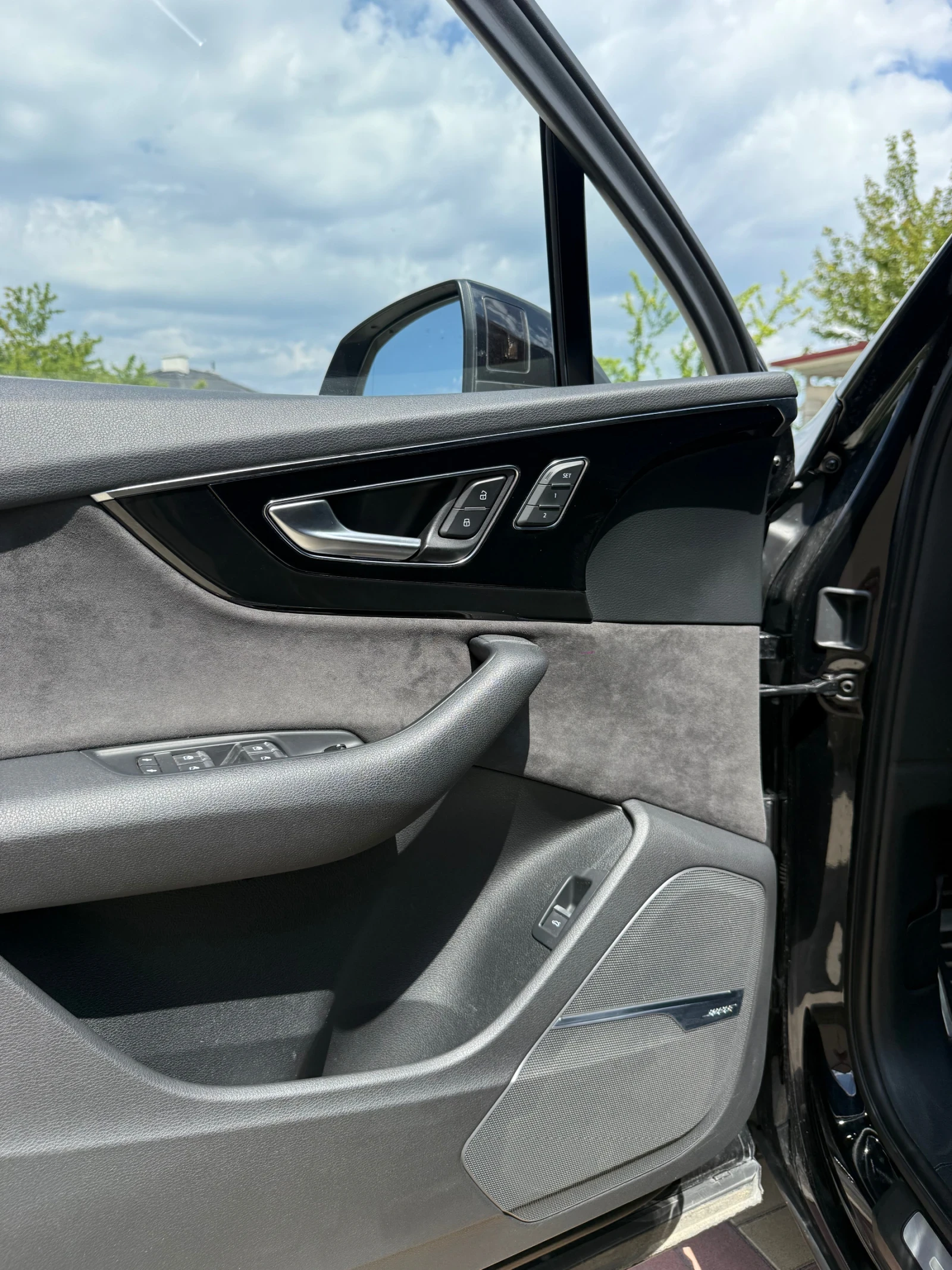 Audi SQ7  Full / 6+ 1 / TV / HeadUp /  360 / Pano, снимка 8 - Автомобили и джипове - 55413777