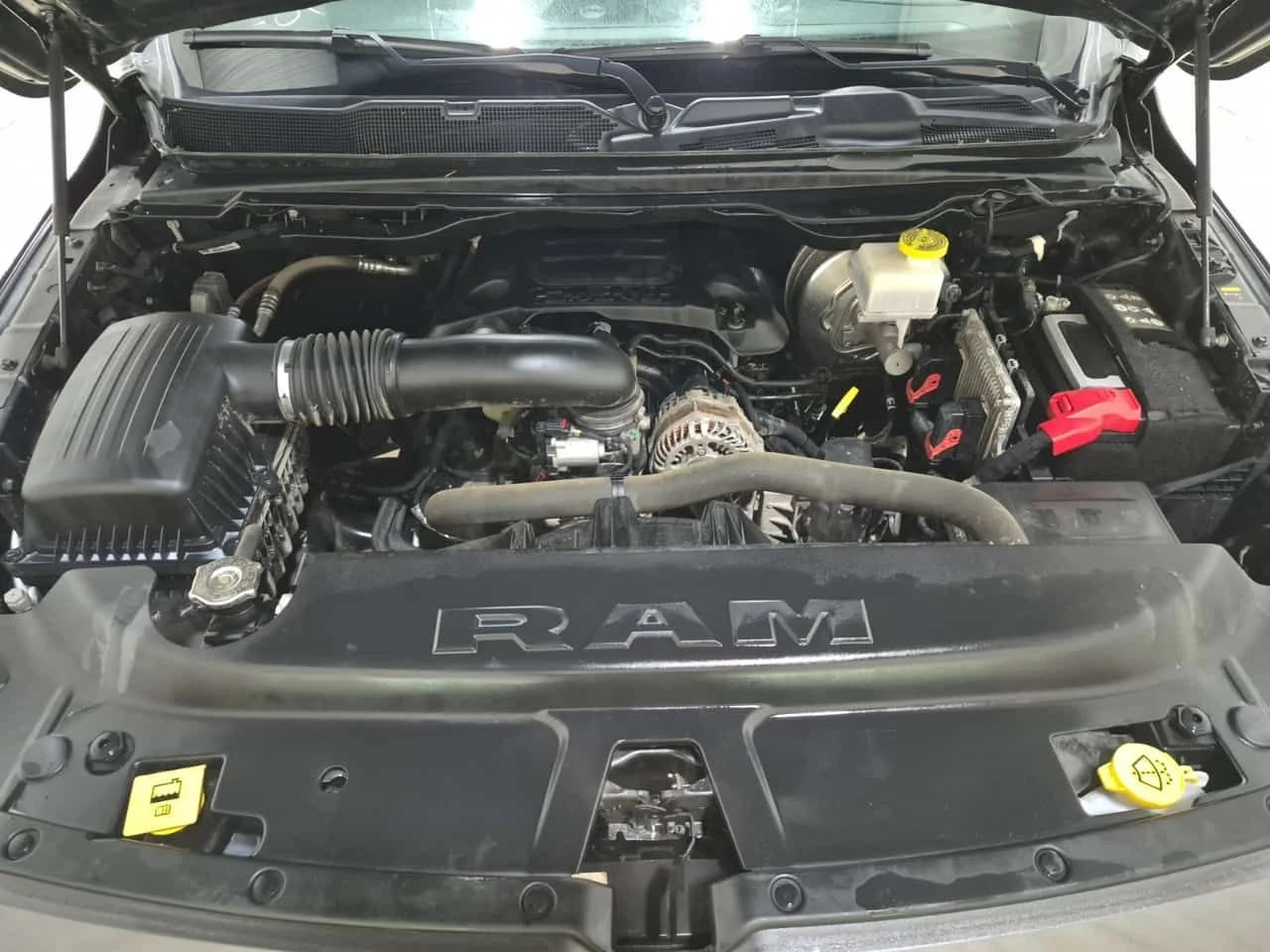 Dodge RAM 1500 5.7L SPORT CREW CAB SHORT BED , снимка 17 - Автомобили и джипове - 55472252