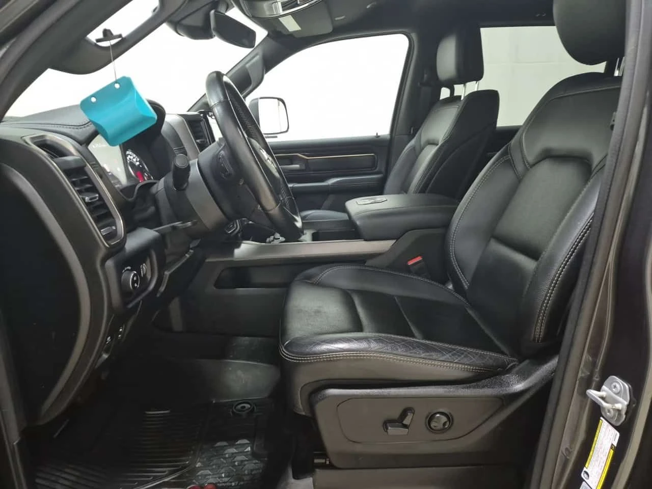 Dodge RAM 1500 5.7L SPORT CREW CAB SHORT BED , снимка 10 - Автомобили и джипове - 55472252