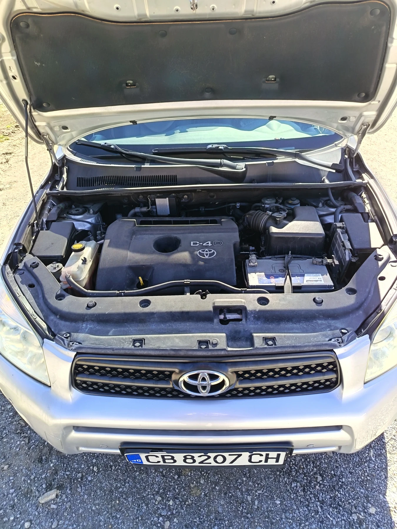 Toyota Rav4 2.2 D4D, снимка 12 - Автомобили и джипове - 55494725