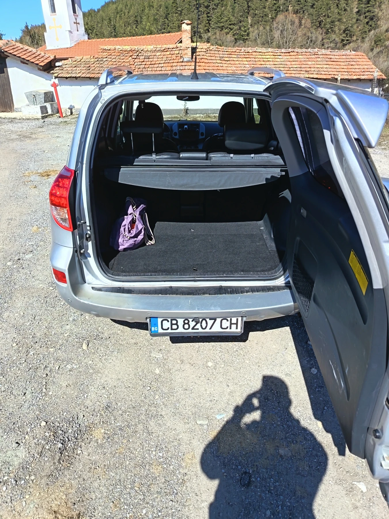 Toyota Rav4 2.2 D4D, снимка 11 - Автомобили и джипове - 55494725