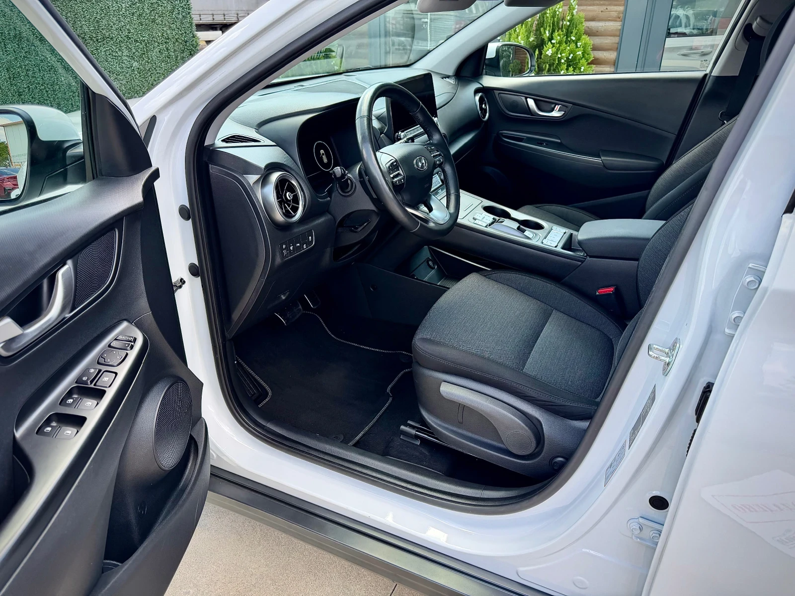 Hyundai Kona 64 kWh* FACELIFT* KRELL* BLUELINK, снимка 10 - Автомобили и джипове - 55832882