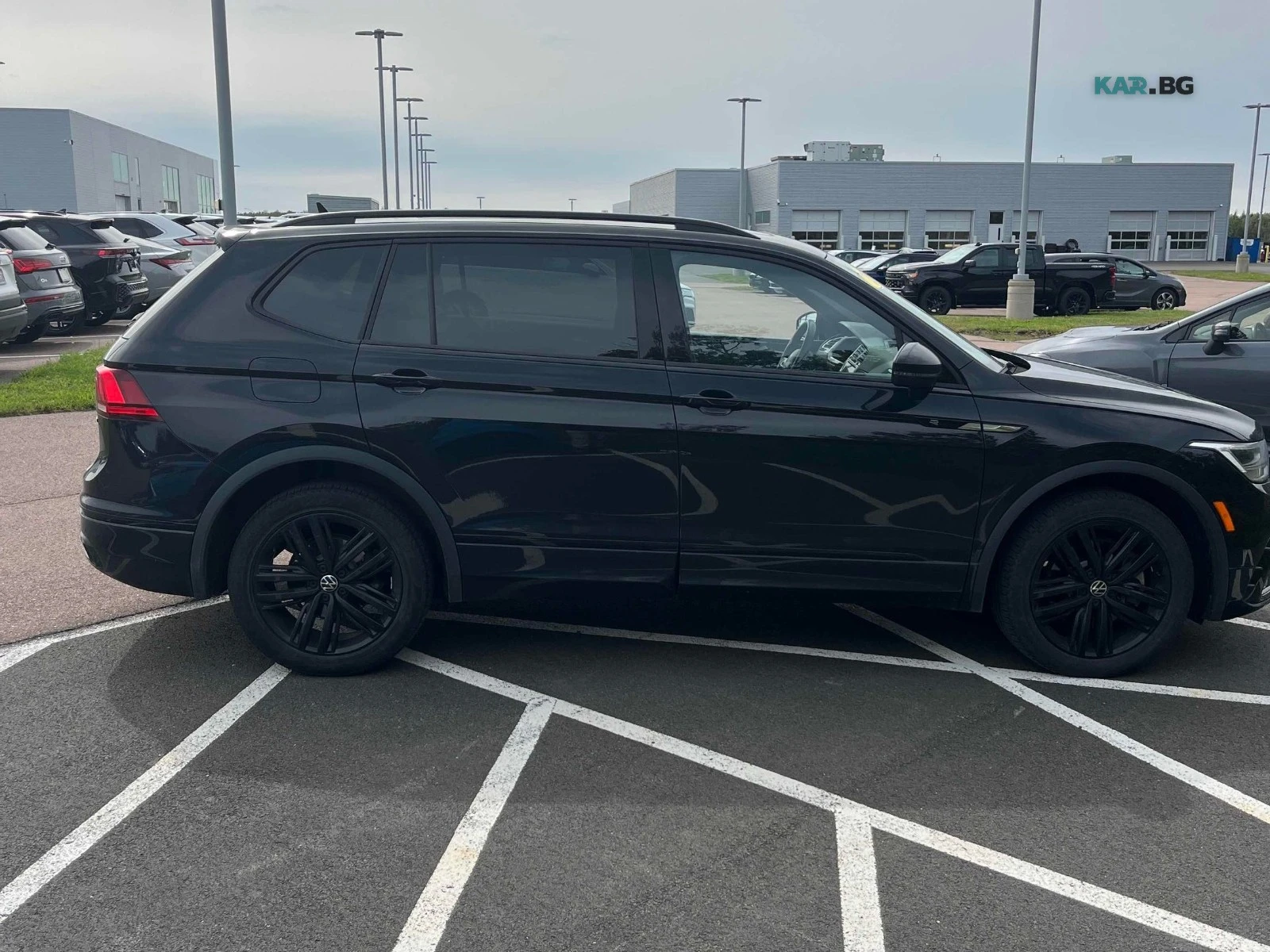 VW Tiguan Comfortline R-Line Цена до България & АвтоКредит, снимка 4 - Автомобили и джипове - 56164239