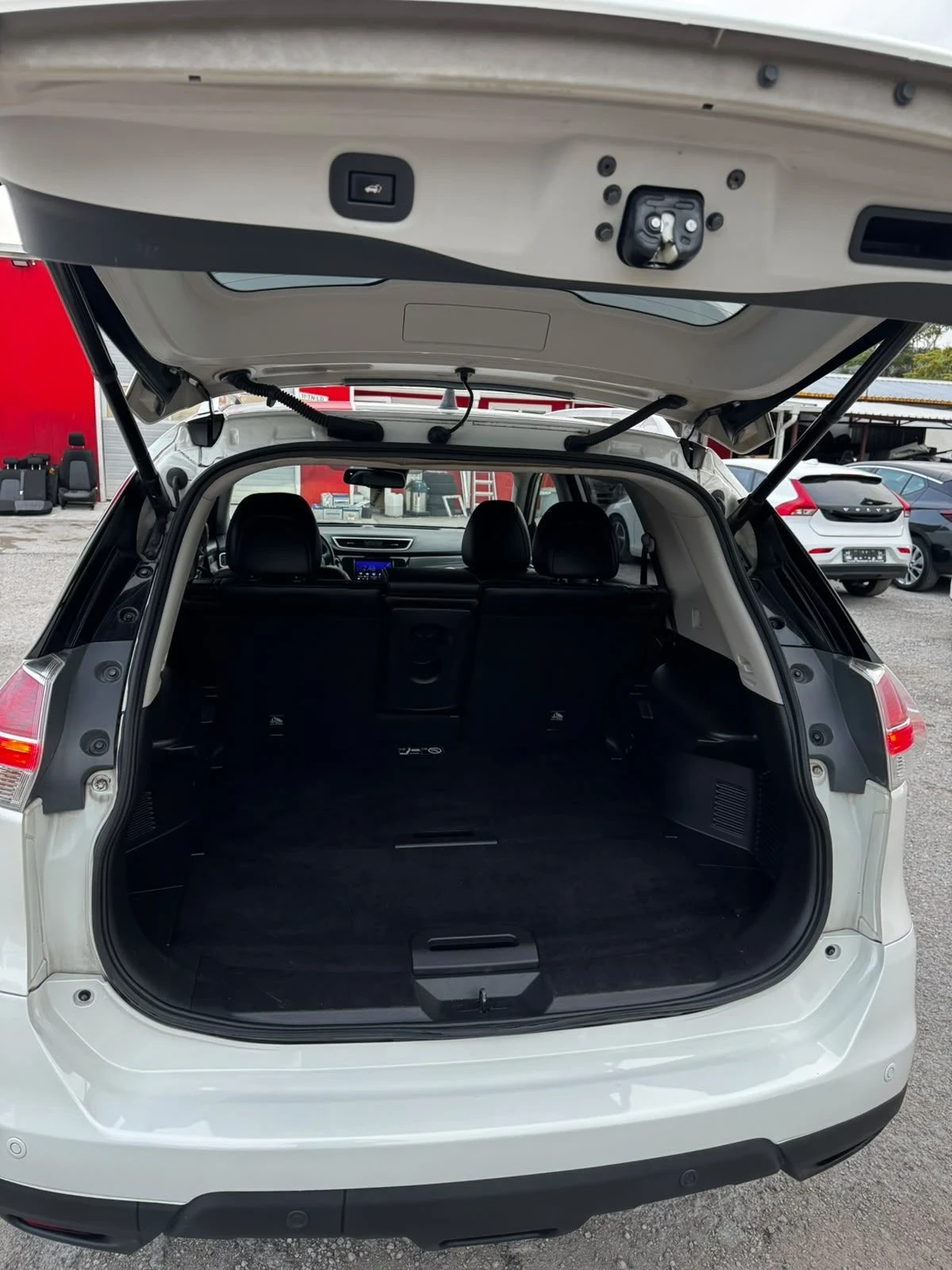 Nissan X-trail 1.6dCi, КАМЕРА, ПАНОРАМА, EURO 6B , снимка 4 - Автомобили и джипове - 56170913