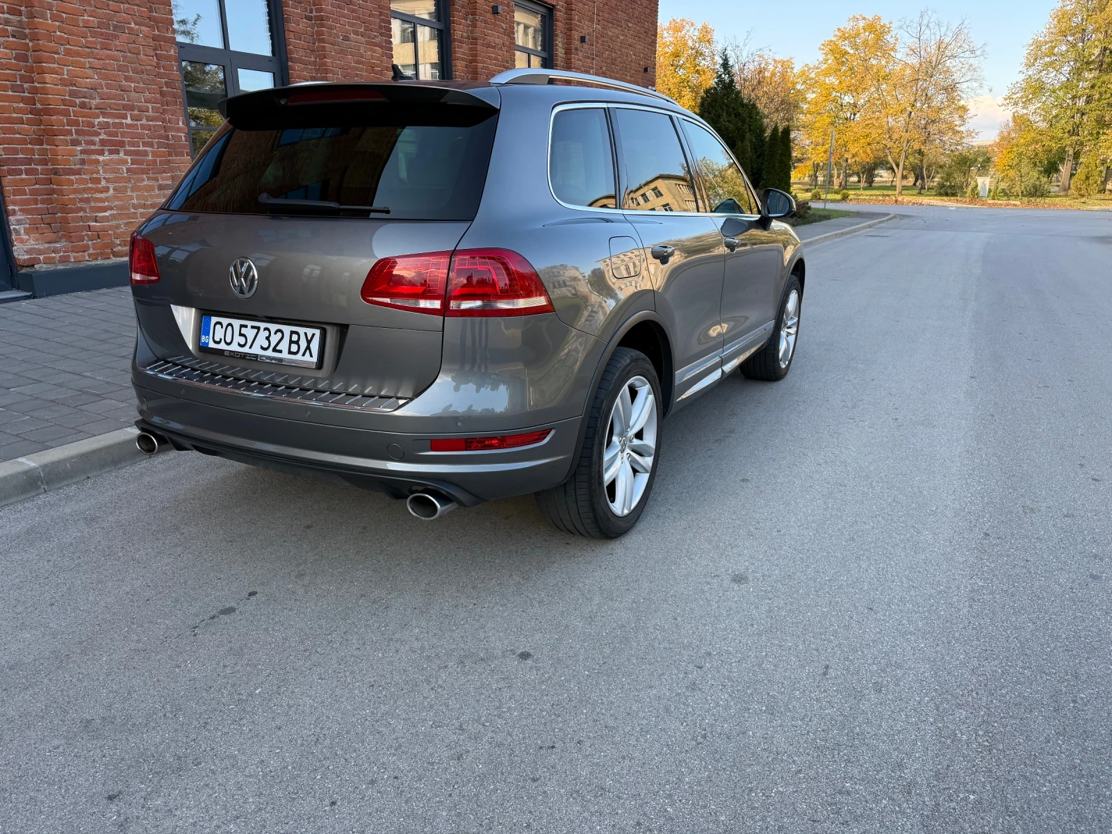 VW Touareg 3.0TDI R-line, снимка 3 - Автомобили и джипове - 56645554
