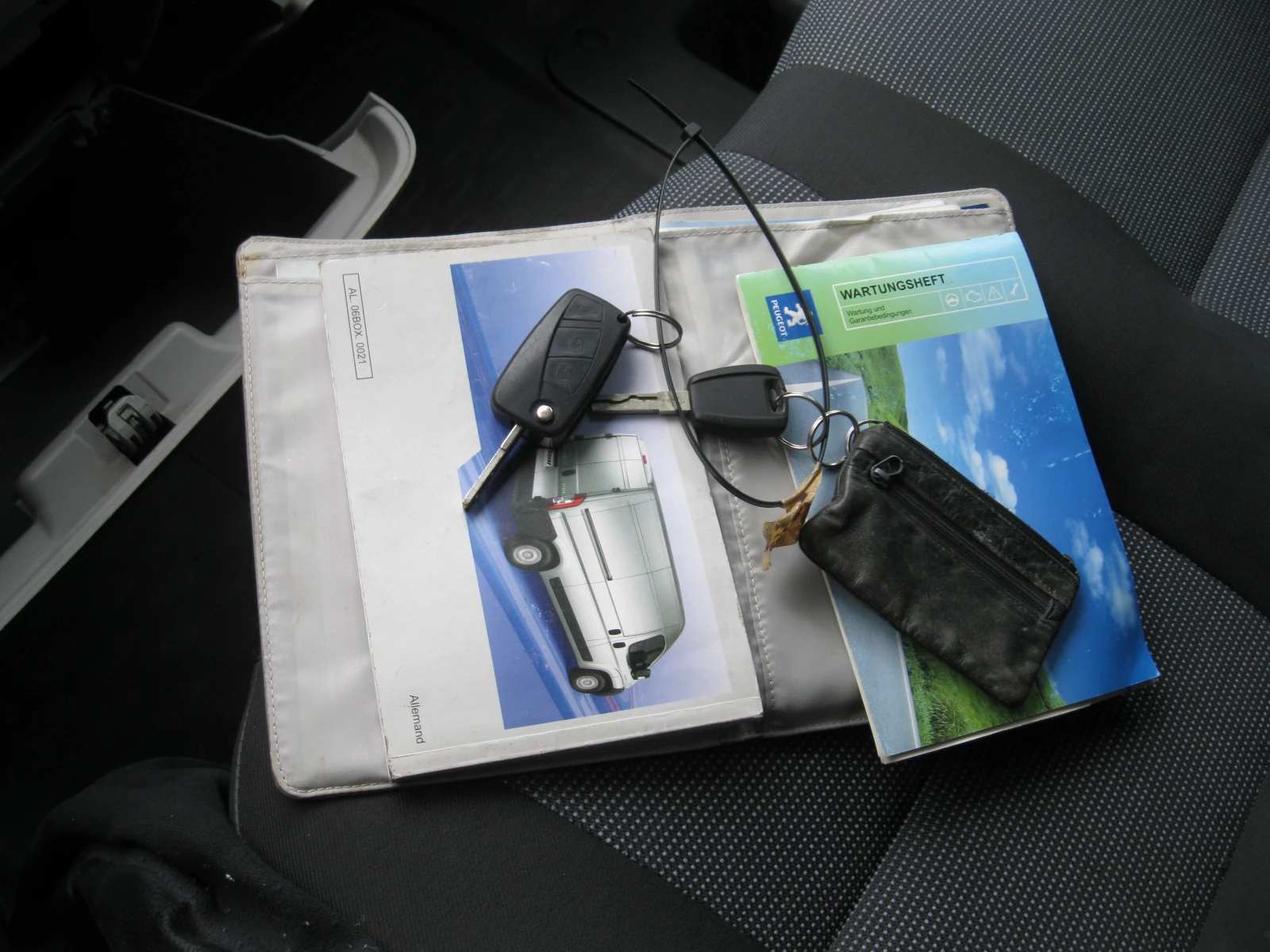 Peugeot Boxer 2.2 HDI - изображение 10