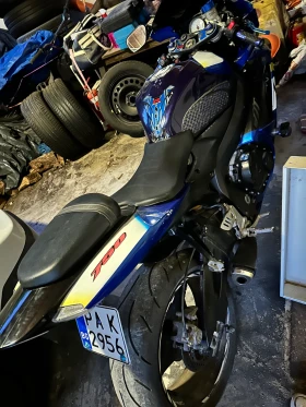 ����� �� �������� �� Suzuki Gsx 750 R