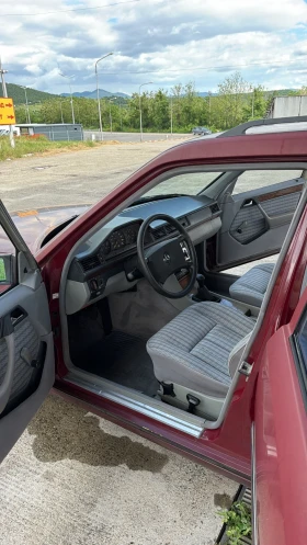 Mercedes-Benz 124 W124 250D, снимка 5