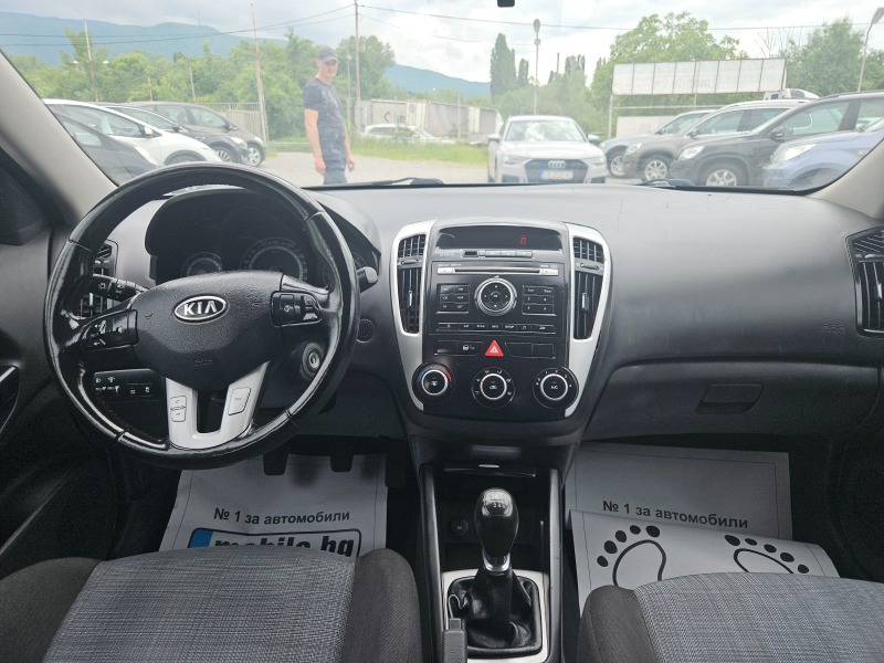 Kia Ceed 1.6, снимка 15 - Автомобили и джипове - 45890504