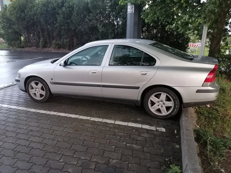 Volvo S60 Седан, снимка 3 - Автомобили и джипове - 47467957