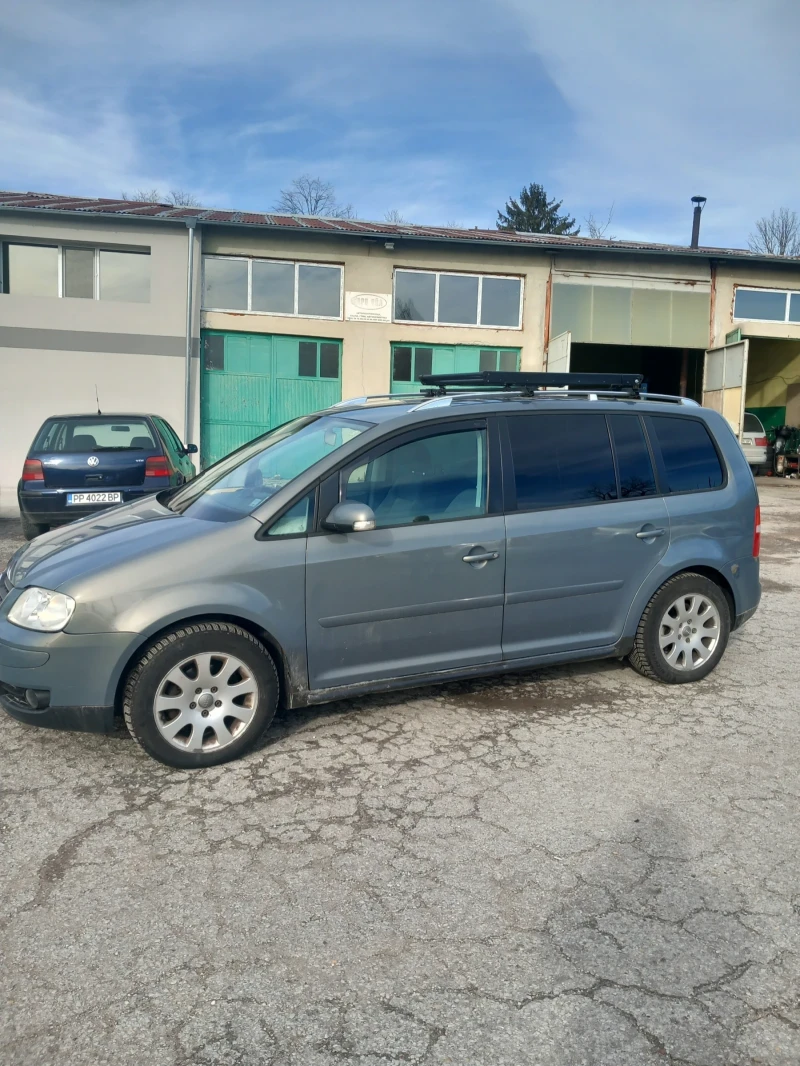 VW Touran, снимка 5 - Автомобили и джипове - 48875501