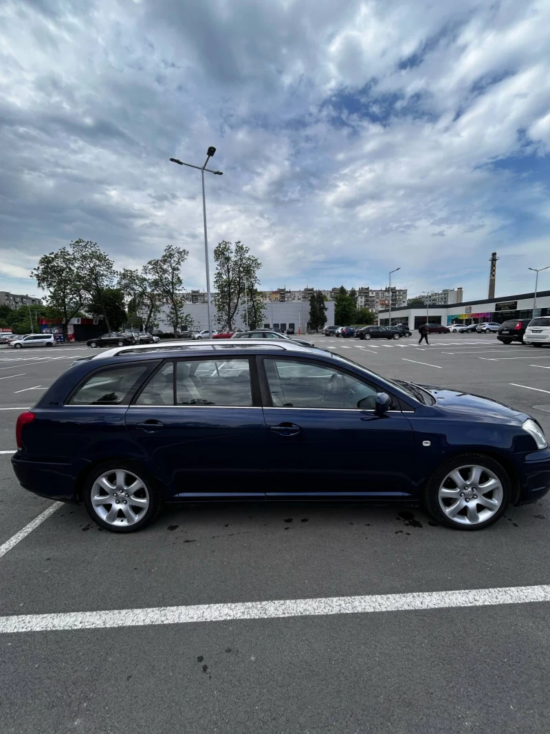 Toyota Avensis 2.0 VVTI, снимка 2 - Автомобили и джипове - 52545235