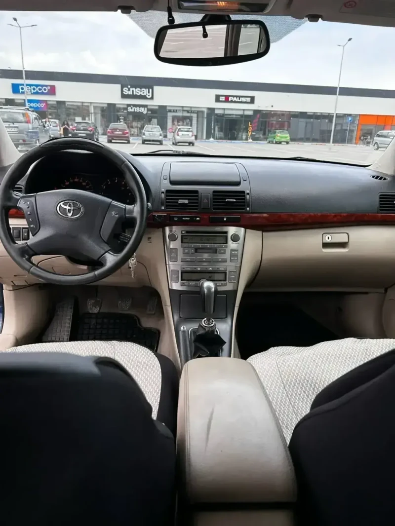 Toyota Avensis 2.0 VVTI, снимка 4 - Автомобили и джипове - 52545235