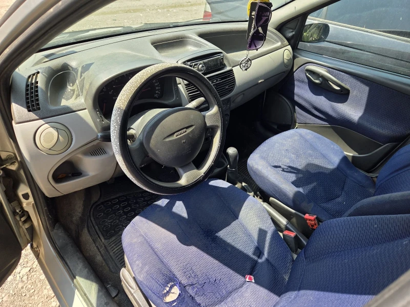 Fiat Punto 1.9JTD, снимка 6 - Автомобили и джипове - 50609020