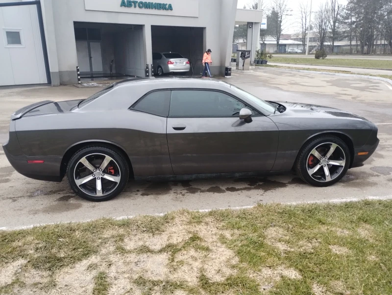 Dodge Challenger, снимка 6 - Автомобили и джипове - 51372616