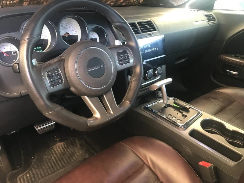 Dodge Challenger, снимка 10 - Автомобили и джипове - 51372616