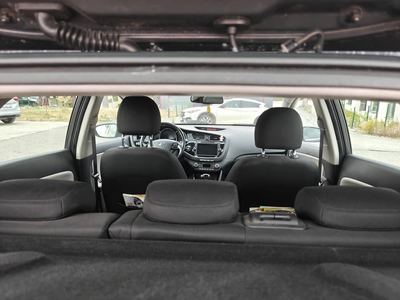 Kia Ceed 1.6 CRDi, Navi, 107, 000km, снимка 14 - Автомобили и джипове - 52524496