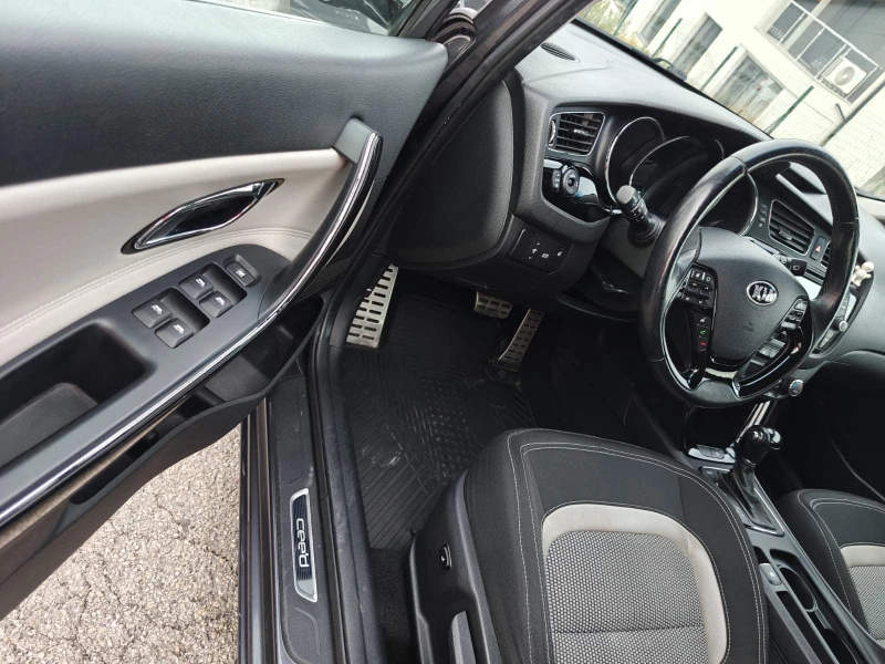 Kia Ceed 1.6 CRDi, Navi, 107, 000km, снимка 12 - Автомобили и джипове - 52524496