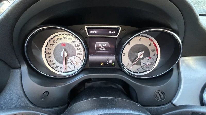 Mercedes-Benz CLA 200, снимка 15 - Автомобили и джипове - 52940590