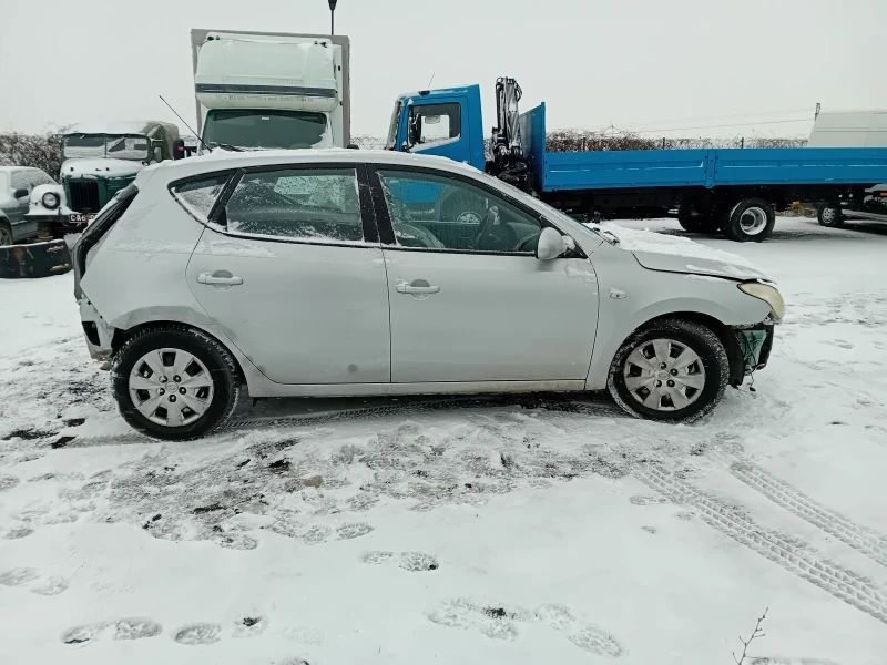 Hyundai I30 БРАКУВАНА ЦЯЛА ЗА  ЧАСТИ, снимка 4 - Автомобили и джипове - 53030644