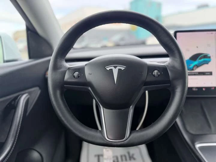 Tesla Model Y Long Range, снимка 13 - Автомобили и джипове - 53715451