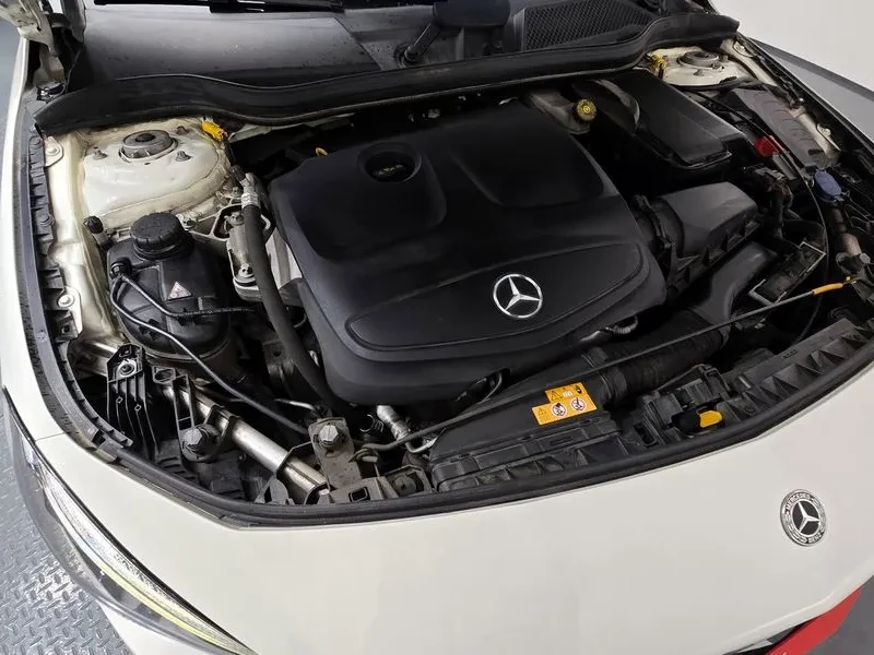 Mercedes-Benz CLA 220 Amg Line, снимка 6 - Автомобили и джипове - 55111114