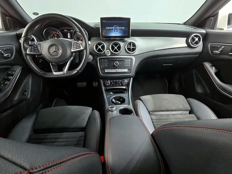 Mercedes-Benz CLA 220 Amg Line, снимка 7 - Автомобили и джипове - 55111114