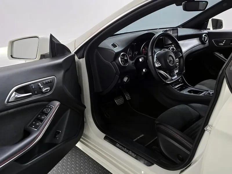 Mercedes-Benz CLA 220 Amg Line, снимка 10 - Автомобили и джипове - 55111114