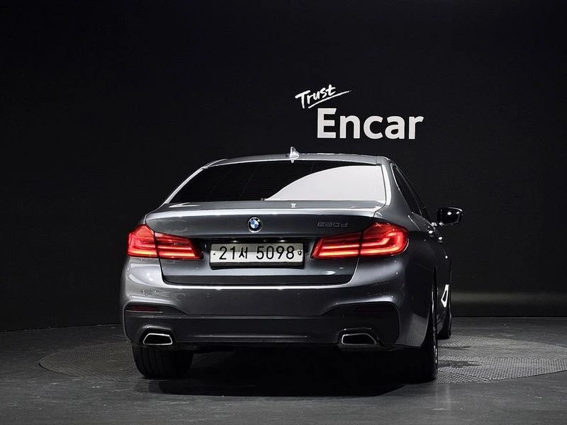 BMW 520 520d M Sport Package Plus| 190к.с.| ВКЛ.ТЕХНОТЕСТ, снимка 3 - Автомобили и джипове - 55231197