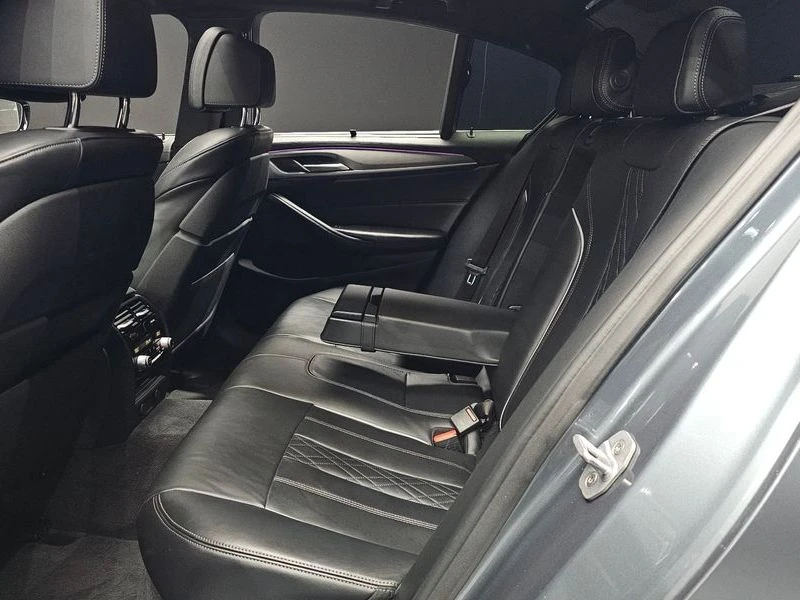 BMW 520 520d M Sport Package Plus| 190к.с.| ВКЛ.ТЕХНОТЕСТ, снимка 10 - Автомобили и джипове - 55231197