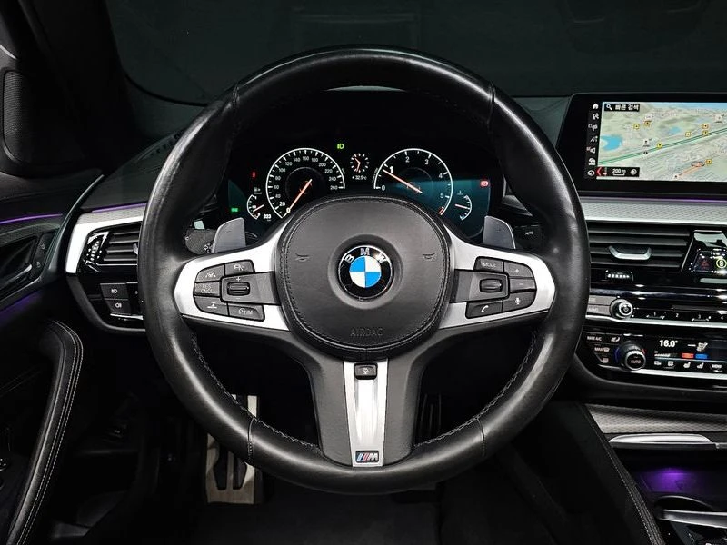 BMW 520 520d M Sport Package Plus| 190к.с.| ВКЛ.ТЕХНОТЕСТ, снимка 11 - Автомобили и джипове - 55231197