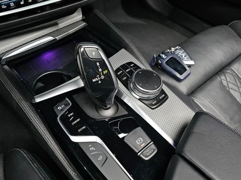 BMW 520 520d M Sport Package Plus| 190к.с.| ВКЛ.ТЕХНОТЕСТ, снимка 8 - Автомобили и джипове - 55231197