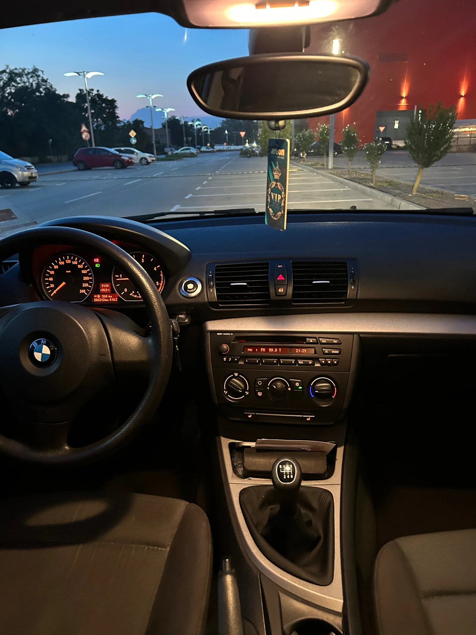 BMW 118  - изображение 7