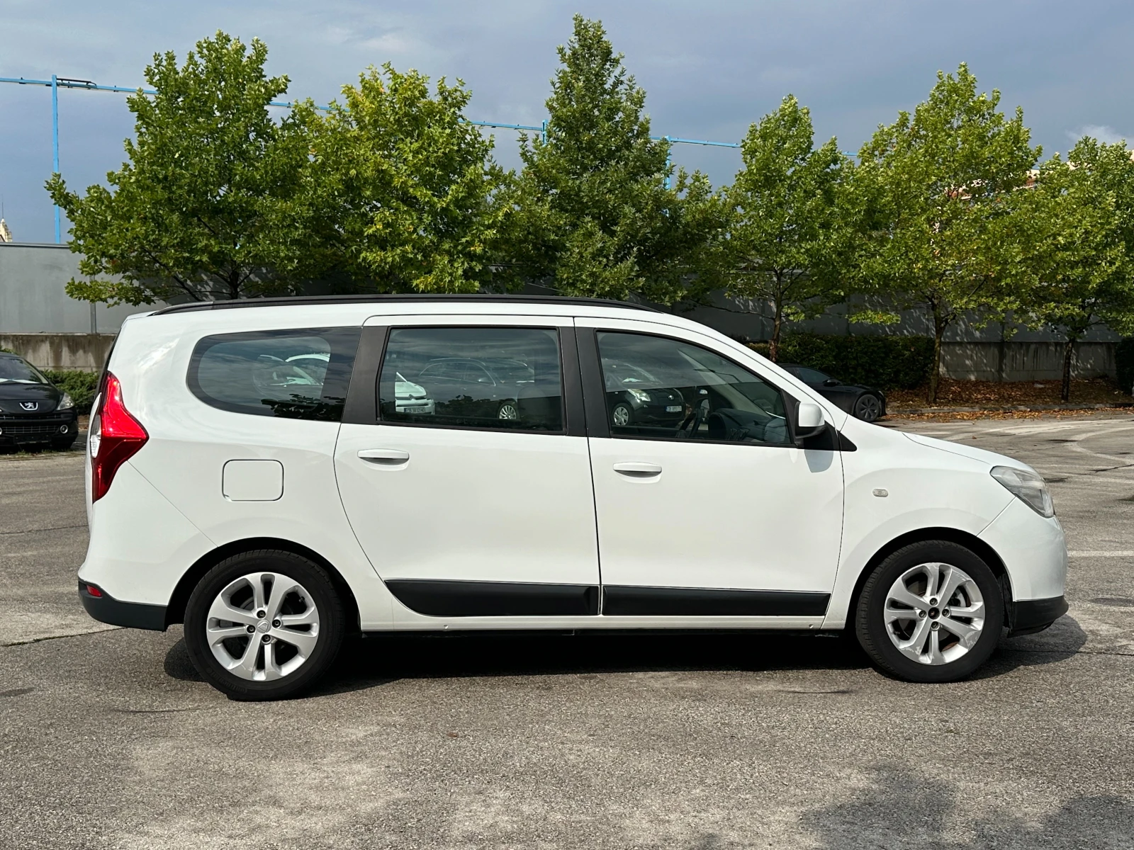 Dacia Lodgy 1.5d 109 к.с. - изображение 5