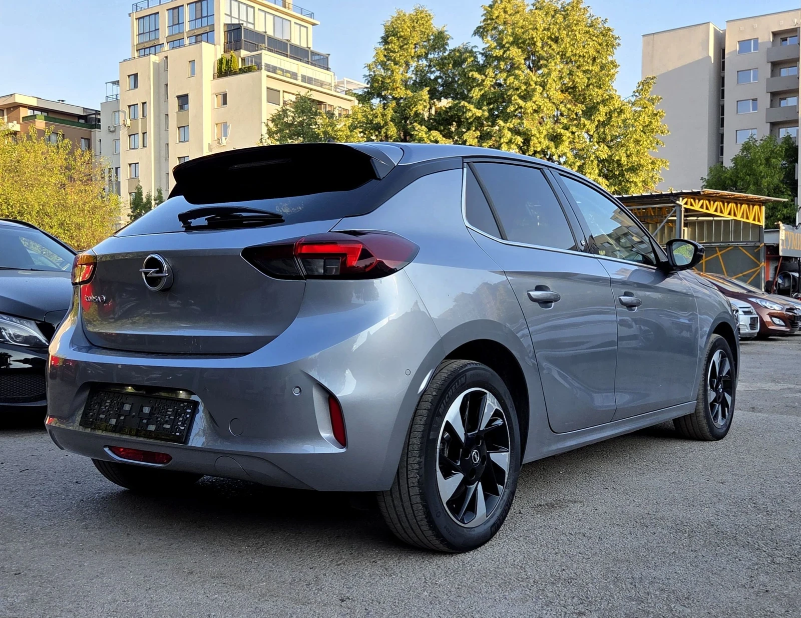 Opel Corsa 50KWh/LED/Navi/Kamera - изображение 4