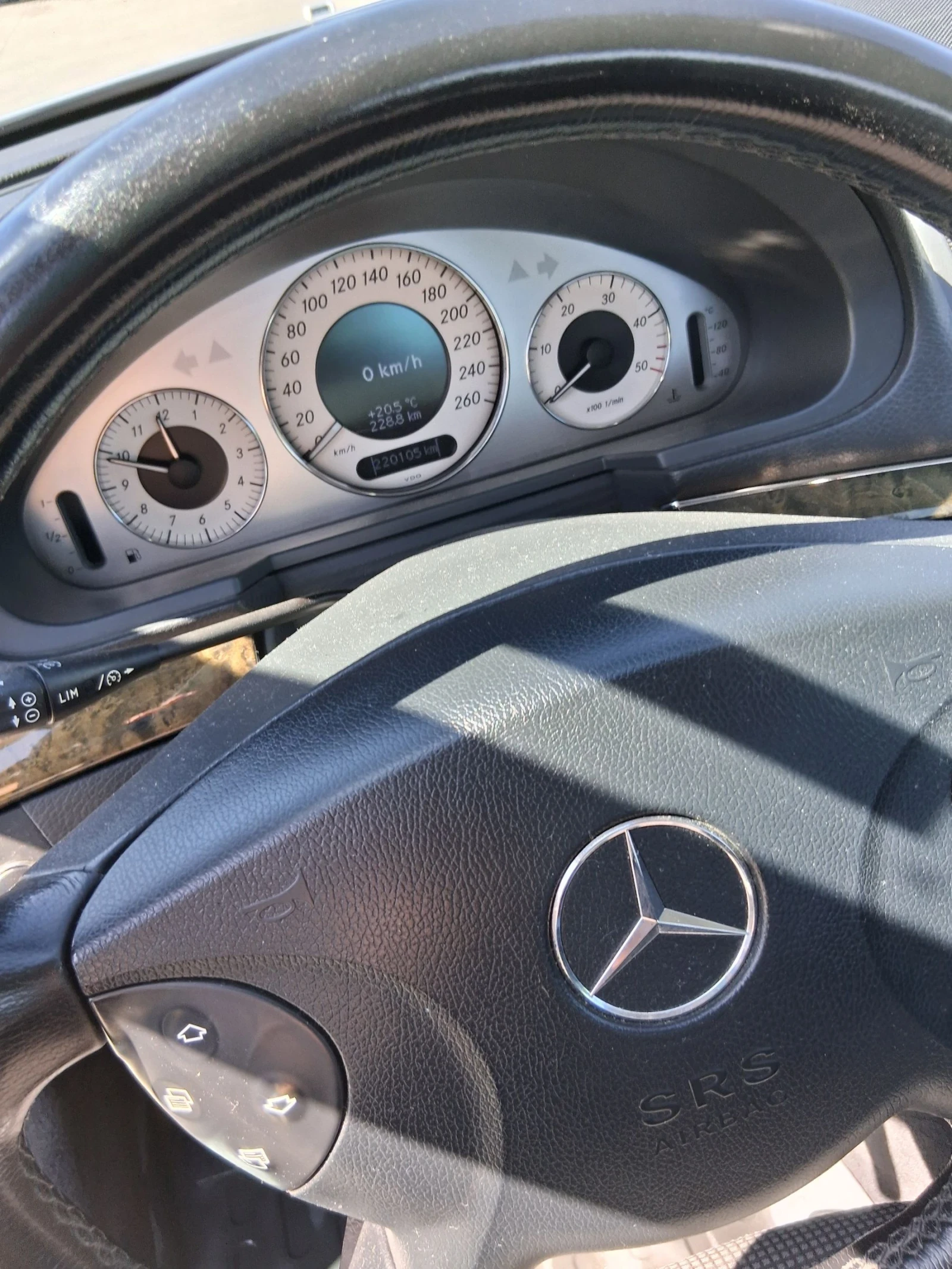 Mercedes-Benz E 320  - изображение 4