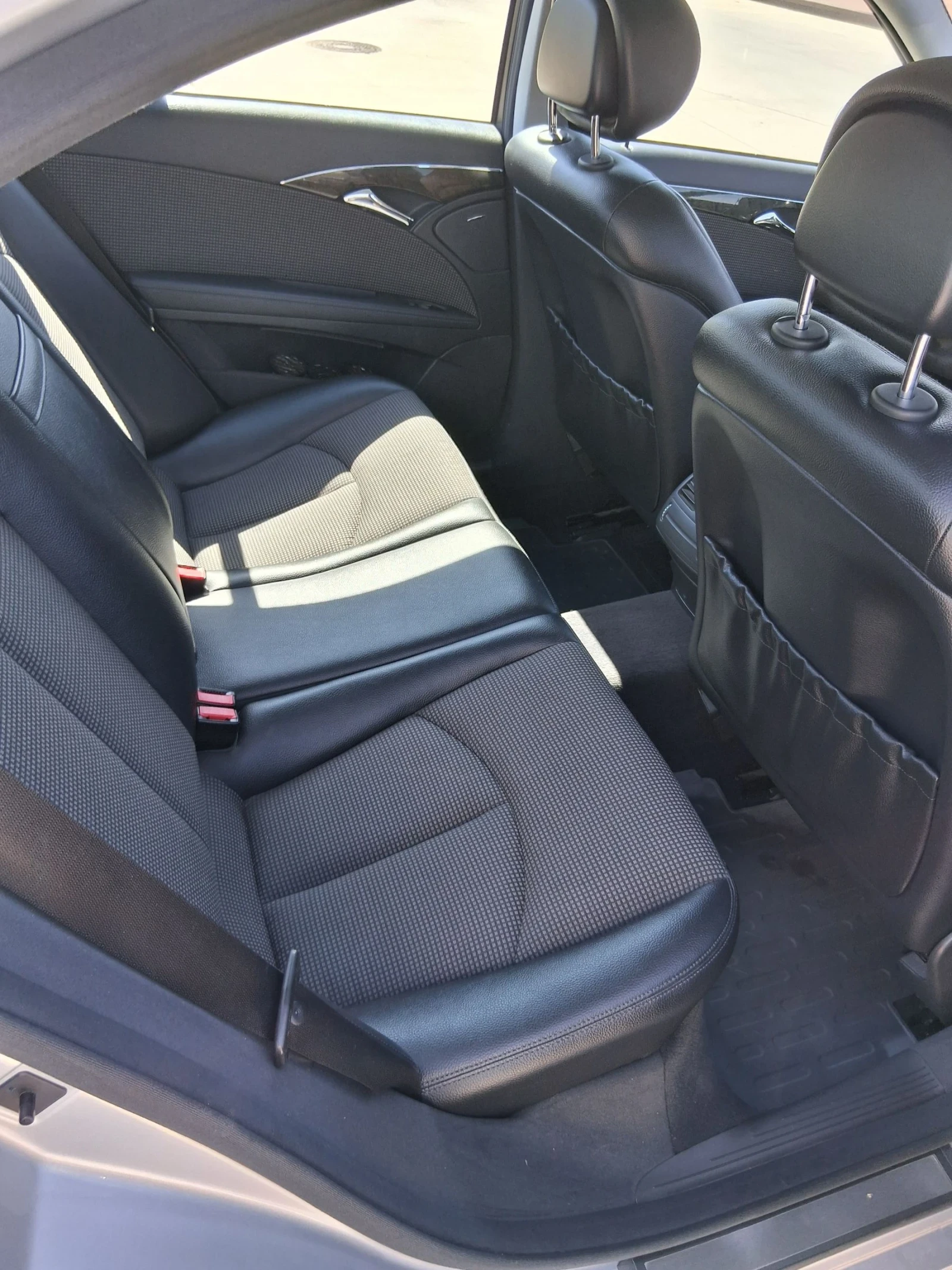 Mercedes-Benz E 320  - изображение 3
