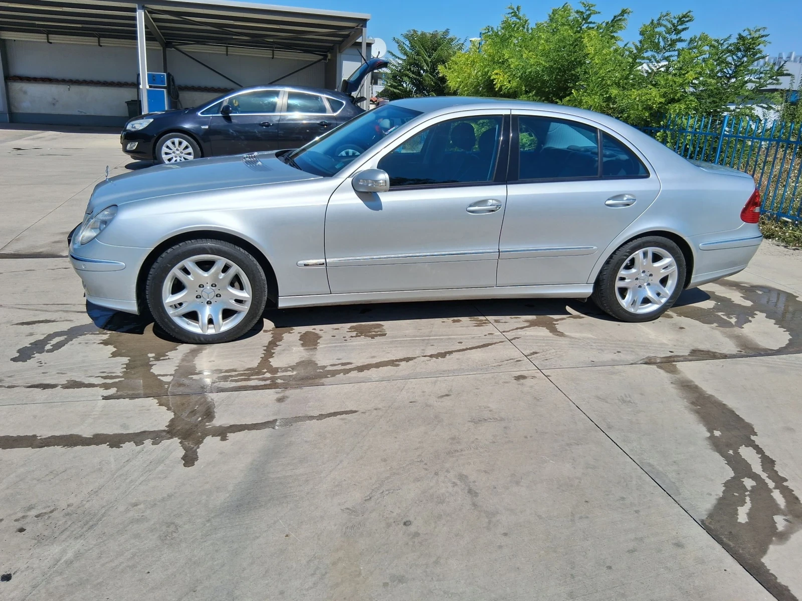 Mercedes-Benz E 320  - изображение 2