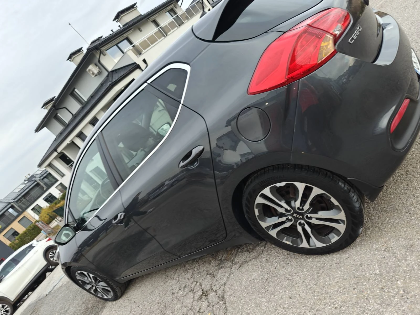 Kia Ceed 1.6 CRDi, Navi, 107, 000km | Mobile.bg   5