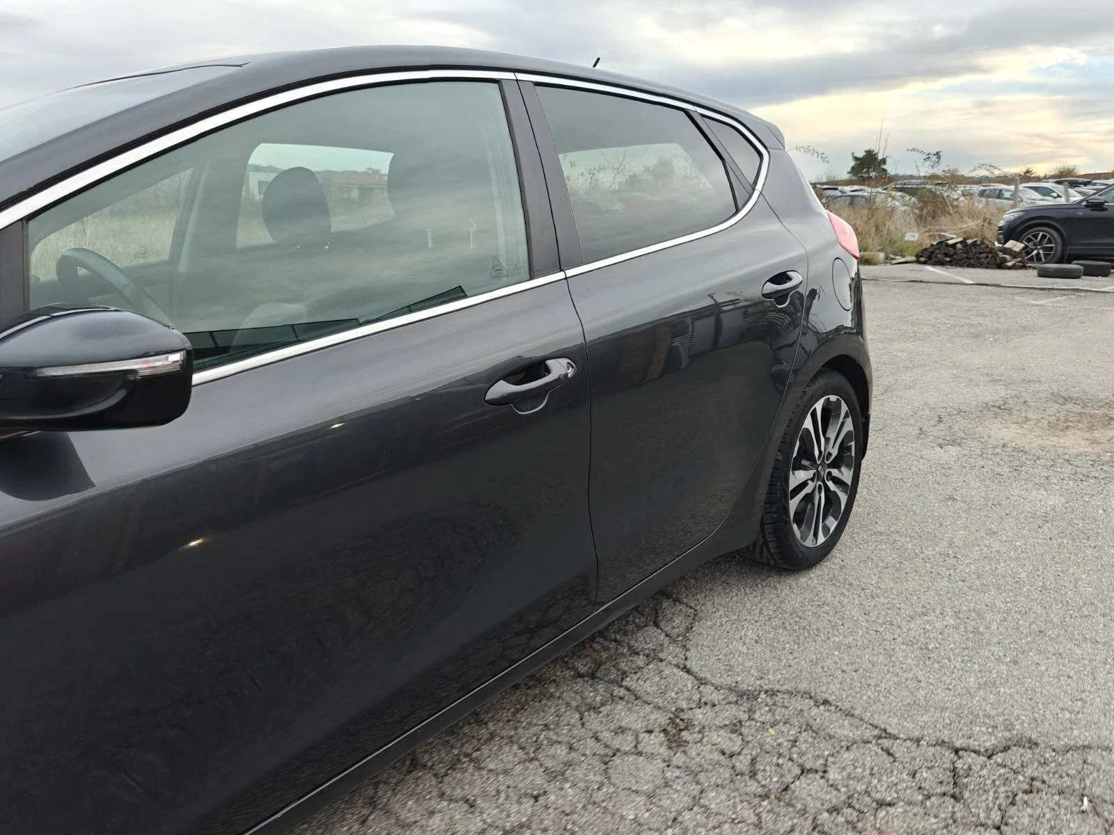 Kia Ceed 1.6 CRDi, Navi, 107, 000km | Mobile.bg   4