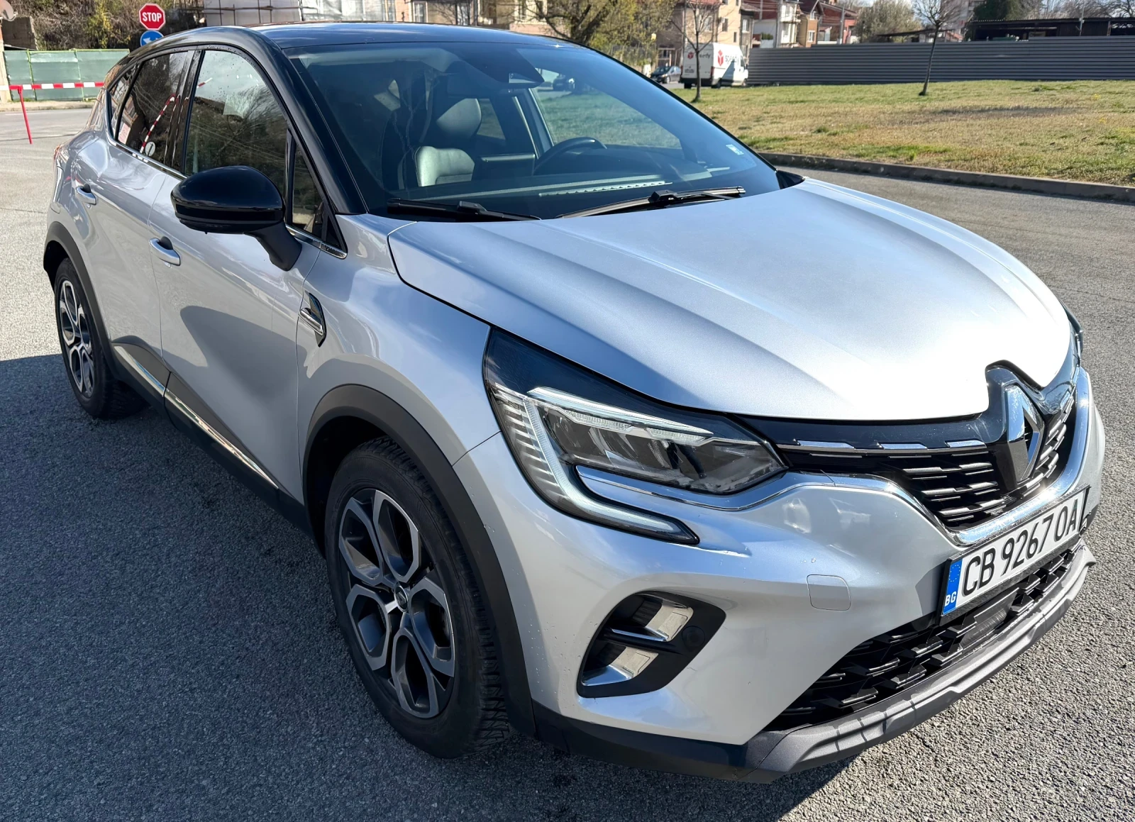 Renault Captur 1.3 TCE DIGITAL Автоматик, снимка 3 - Автомобили и джипове - 54083809