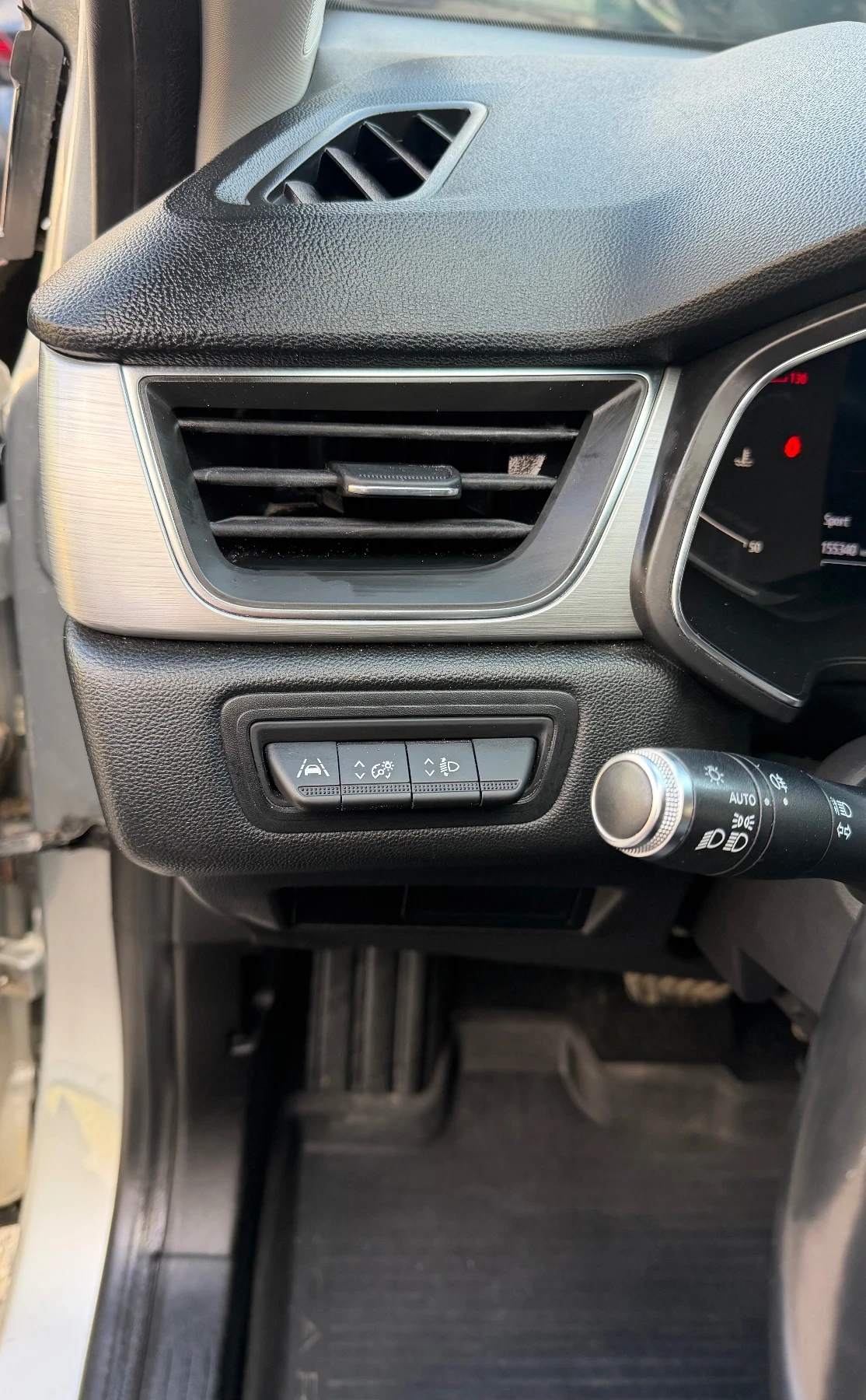 Renault Captur 1.3 TCE DIGITAL Автоматик, снимка 16 - Автомобили и джипове - 54083809