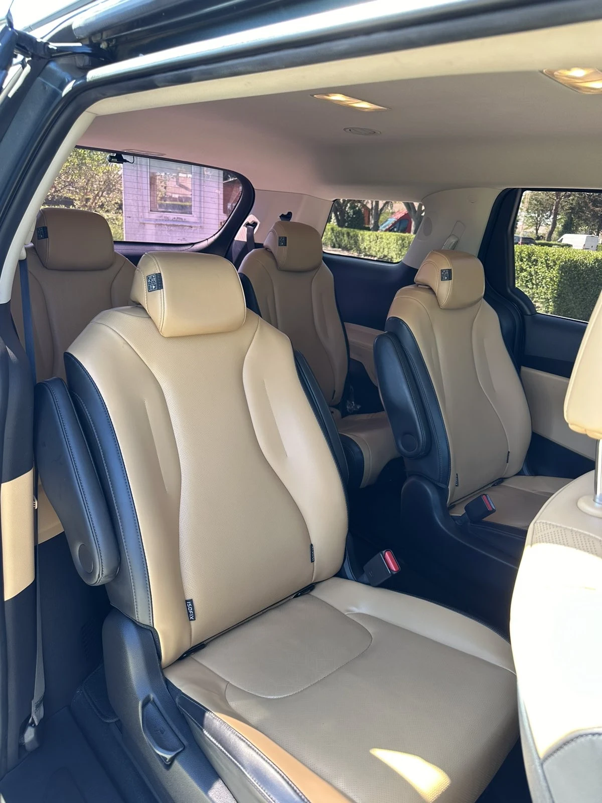 Kia Carnival, снимка 12 - Автомобили и джипове - 54192366