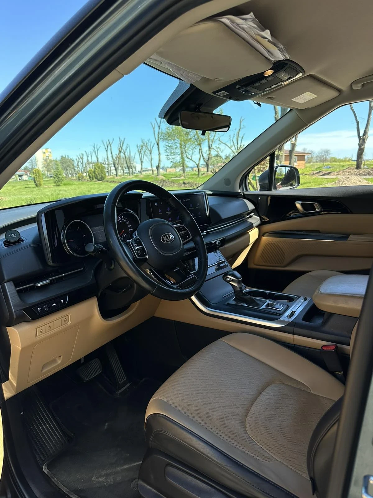 Kia Carnival, снимка 11 - Автомобили и джипове - 54192366