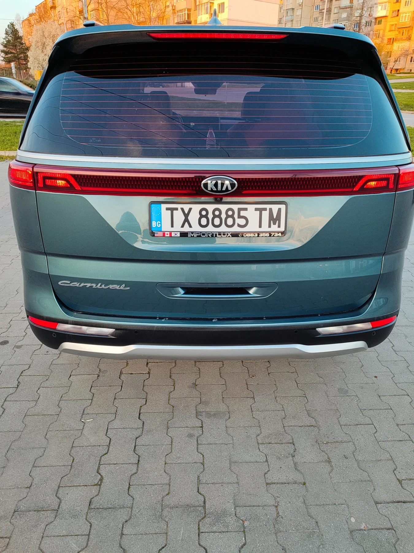 Kia Carnival, снимка 3 - Автомобили и джипове - 54192366