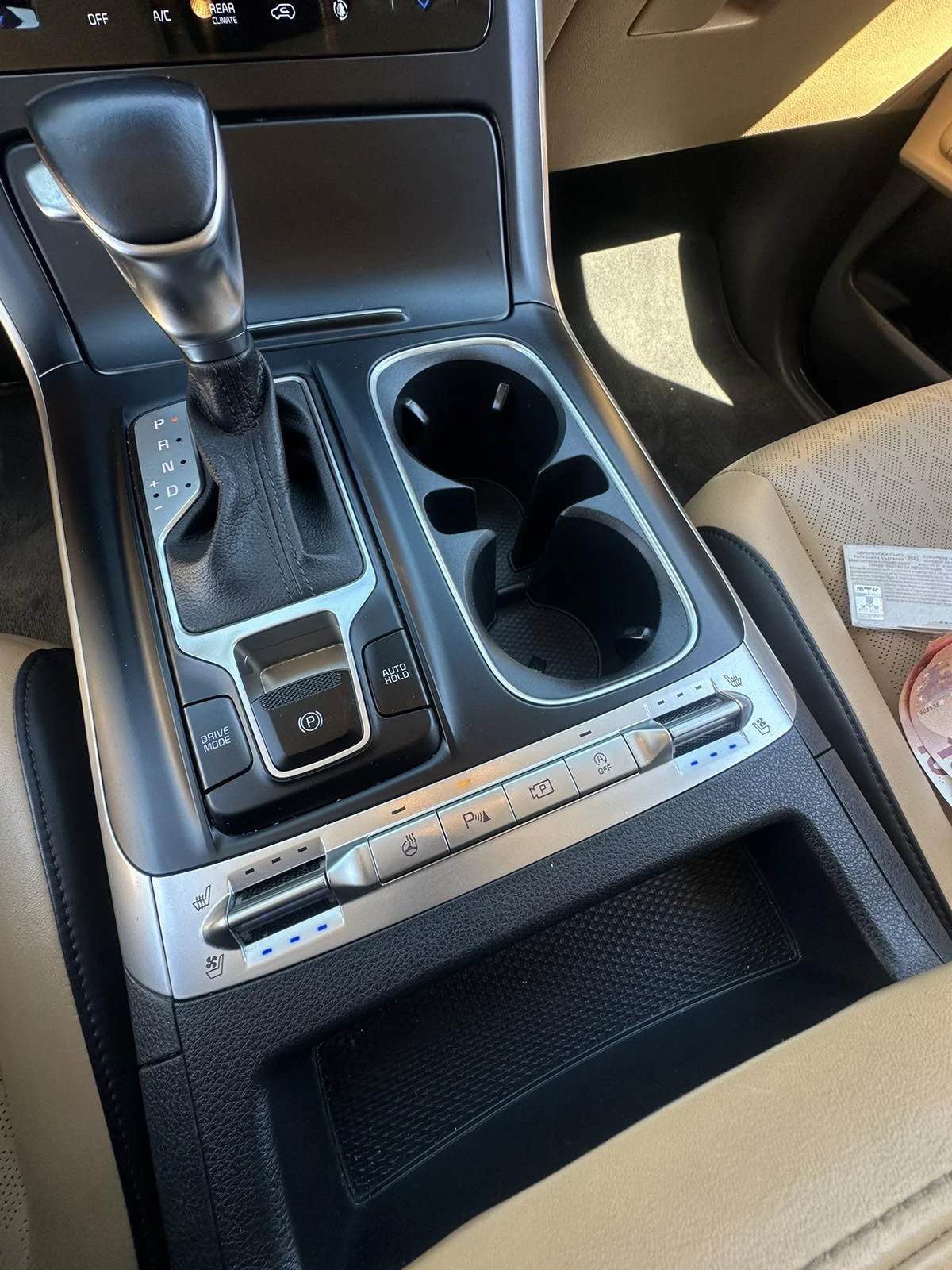 Kia Carnival, снимка 8 - Автомобили и джипове - 54192366