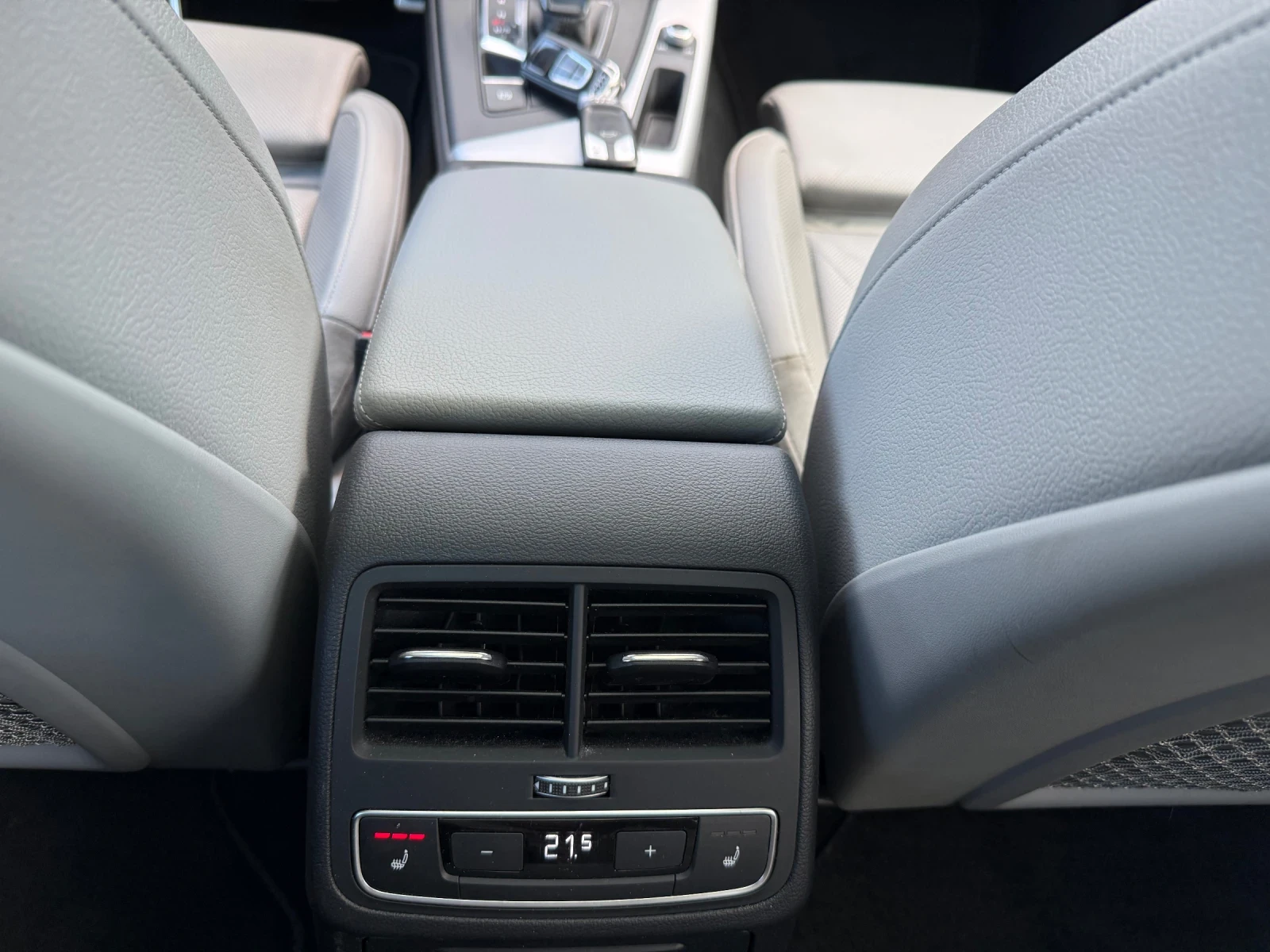 Audi A4 Allroad 3.0 TDI 272 hp 360 kamera Bang & Olufusen panorama, снимка 17 - Автомобили и джипове - 54284548