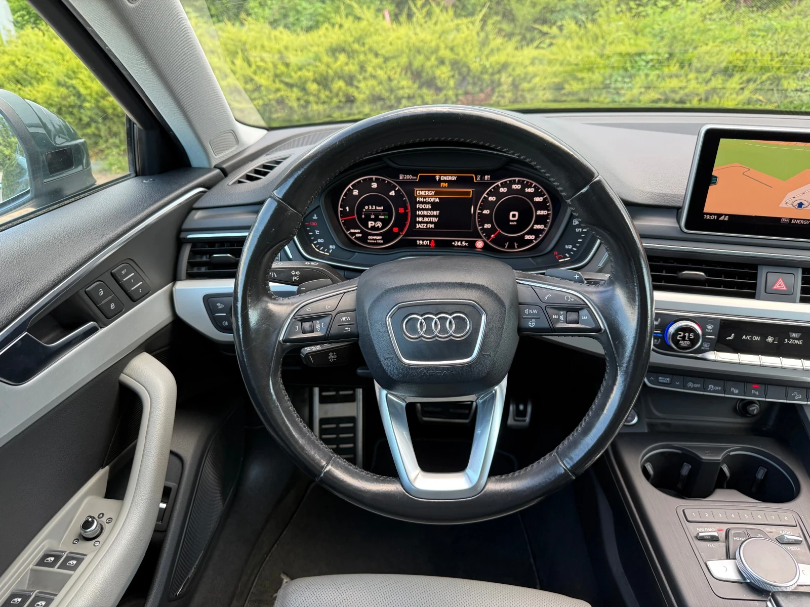 Audi A4 Allroad 3.0 TDI 272 hp 360 kamera Bang & Olufusen panorama, снимка 16 - Автомобили и джипове - 54284548