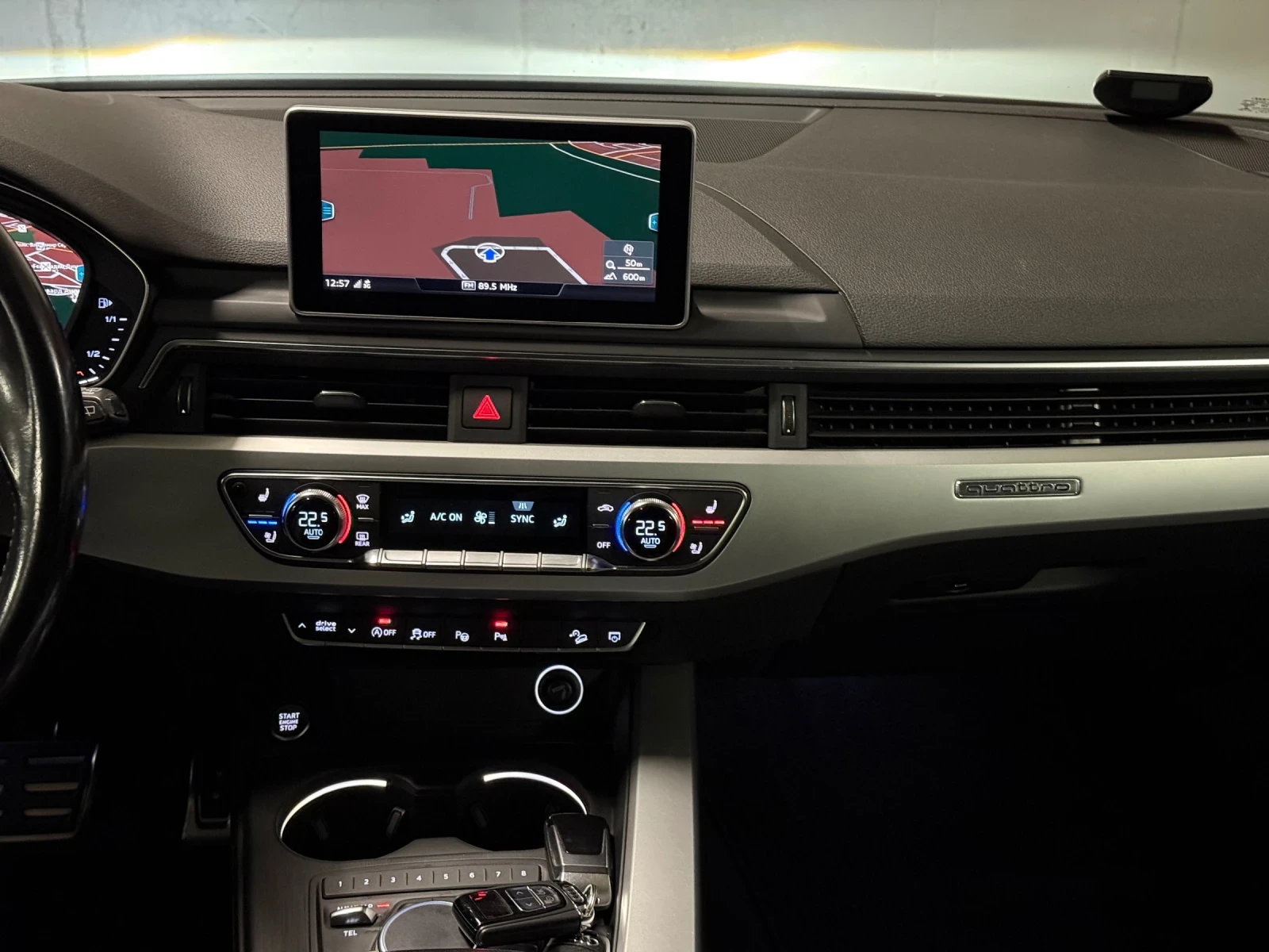Audi A4 Allroad 3.0 TDI 272 hp 360 kamera Bang & Olufusen panorama, снимка 16 - Автомобили и джипове - 54284548