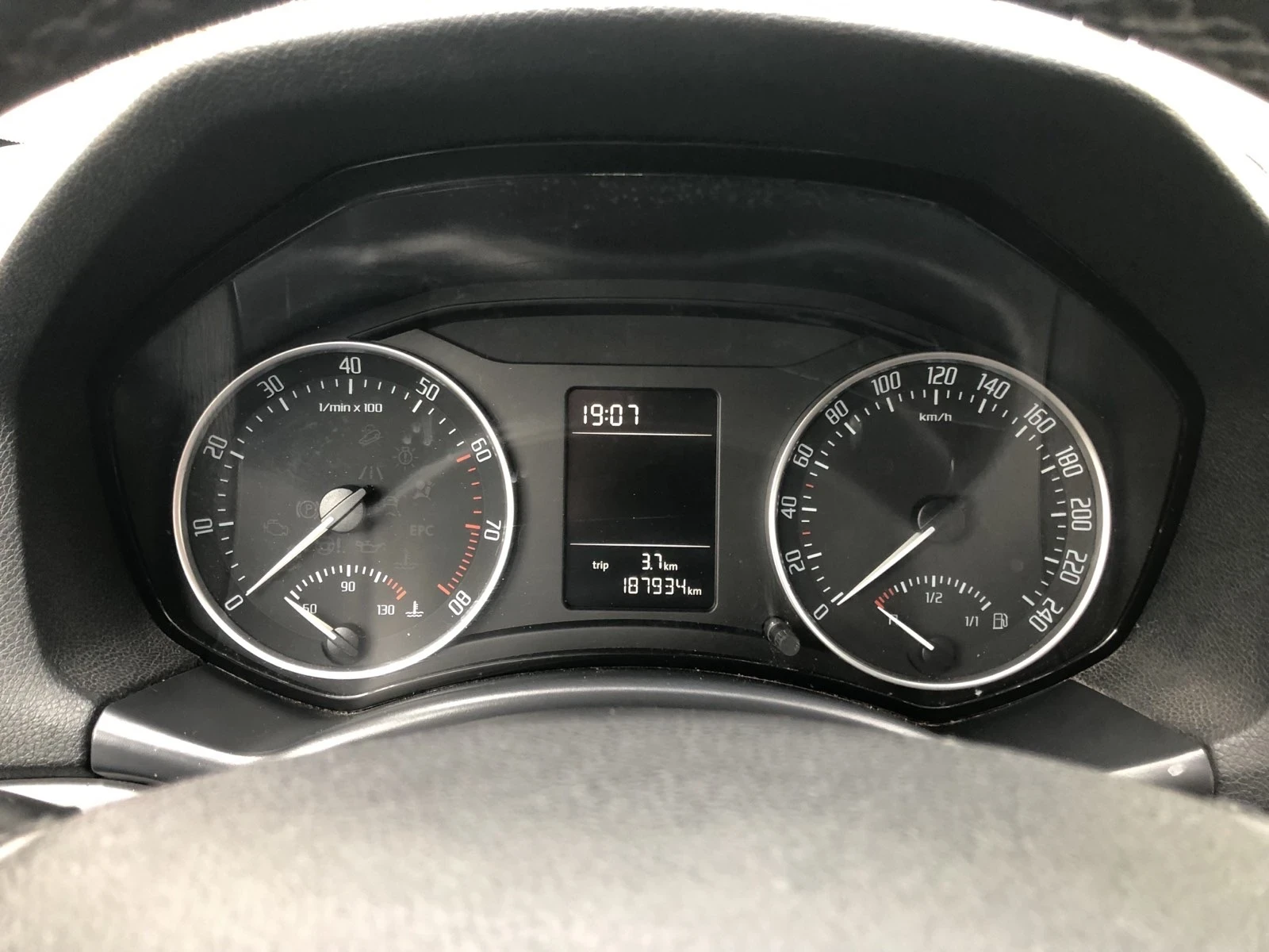 Skoda Octavia 1.2T, снимка 8 - Автомобили и джипове - 54649110